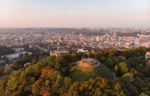 🏰 Маршрути до Високого Замку