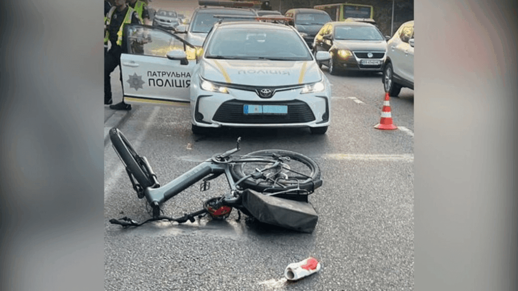 У Львові ДТП: автобус врізався в електровелосипед