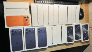 На кордоні у "Шегинях" затримали мікроавтобус з 18 новими iPhone