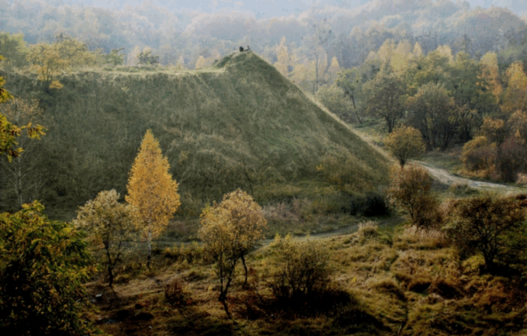 Парк Знесіння 🌳: де природа зустрічає старе місто