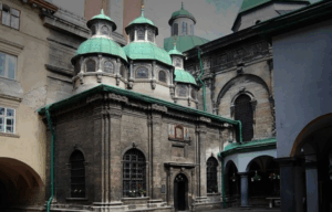 Каплиця Трьох Святителів 🔱: архітектурна перлина Львова