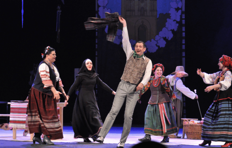 Постанова «За двома зайцями» у театрі Заньковецької