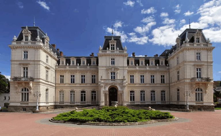 Львівські скарби: Топ 10 локацій, які варто побачити 🗺️