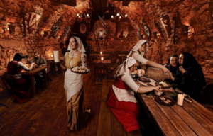 Заклади з укриттями у центрі Львова: де безпечно перебувати під час повітряної тривоги