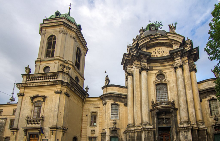 Богослужіння у Львові  на січень — де і коли відвідати церковну службу