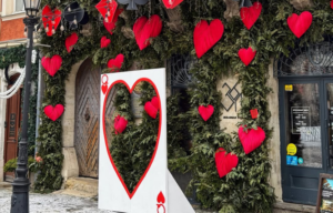 Святкові фотозони до Дня закоханих у Львові