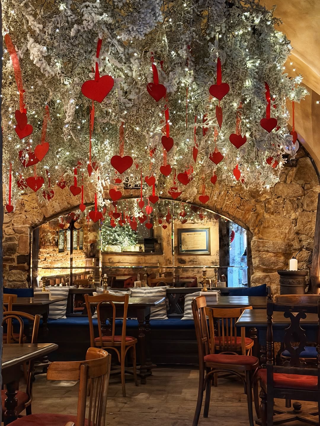 Святкові фотозони до Дня закоханих у Львові