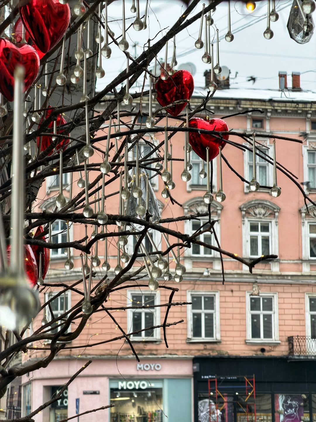Святкові фотозони до Дня закоханих у Львові