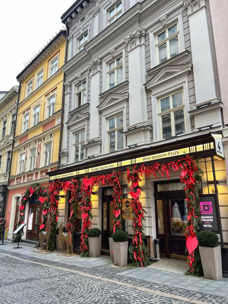 Святкові фотозони до Дня закоханих у Львові
