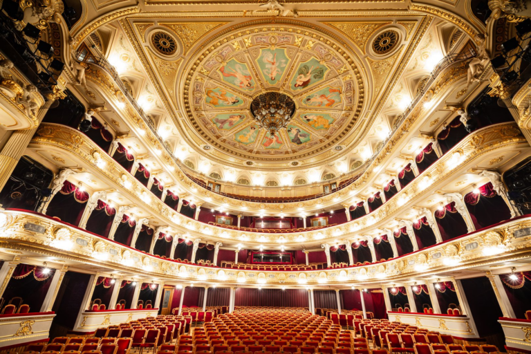 Львівська опера: велична історія та найцікавіші події сезону 🎭